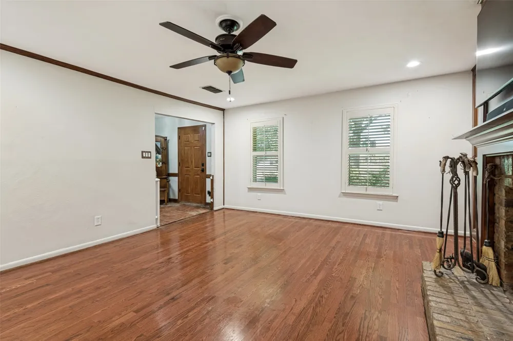 719 S Houston Street Edgewood, TX 75117