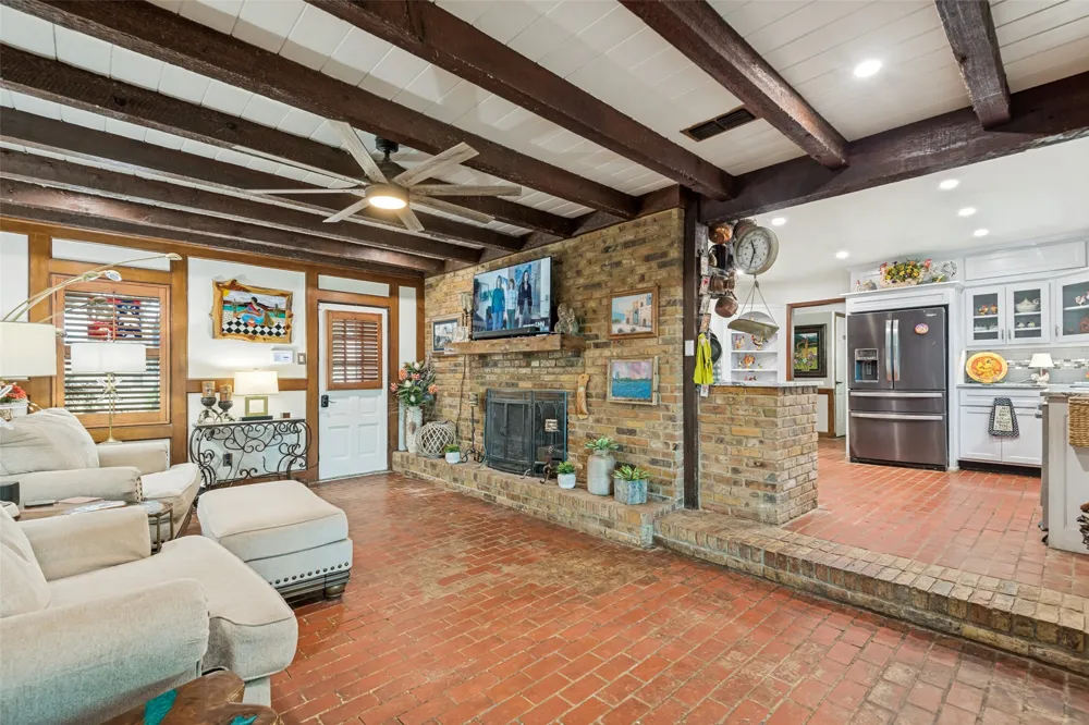 719 S Houston Street Edgewood, TX 75117