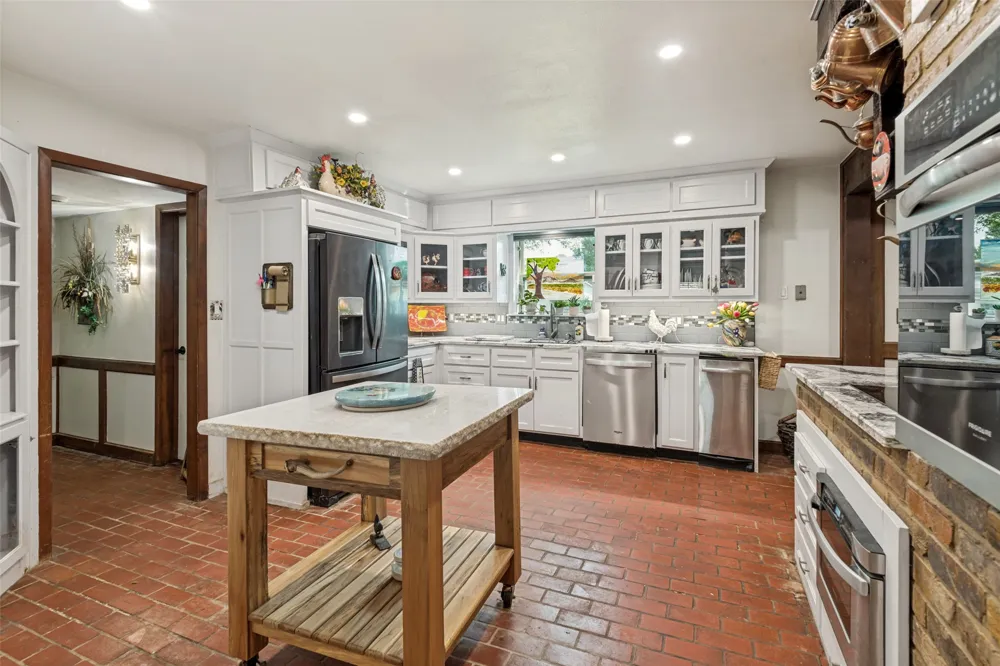 719 S Houston Street Edgewood, TX 75117