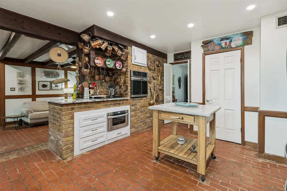 719 S Houston Street Edgewood, TX 75117