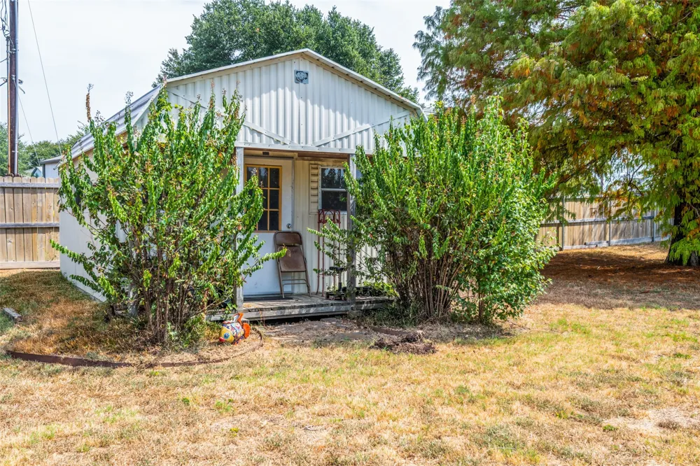 719 S Houston Street Edgewood, TX 75117
