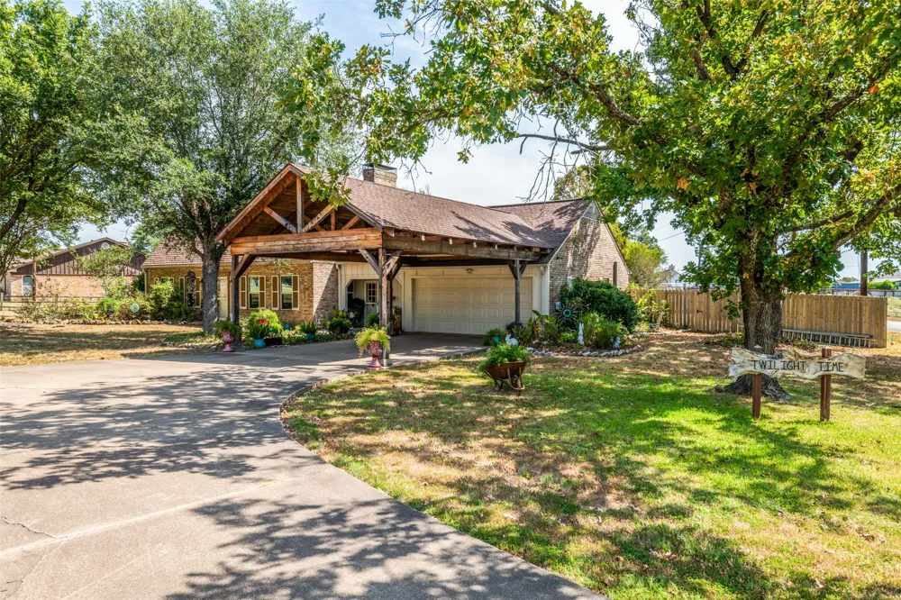 719 S Houston Street Edgewood, TX 75117