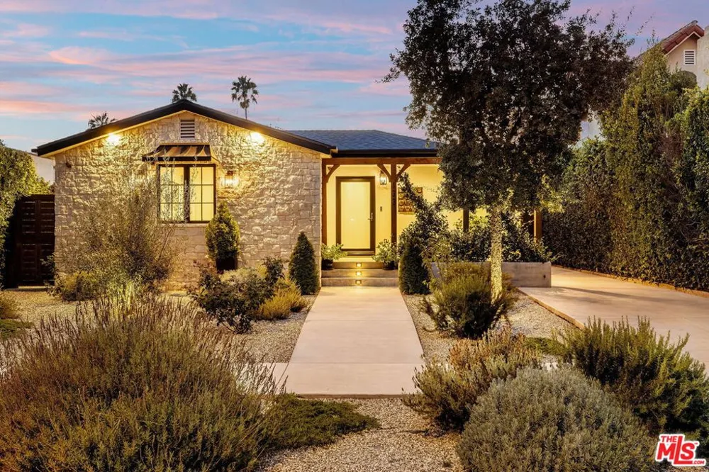 133 La Jolla Avenue Los Angeles, CA 90048