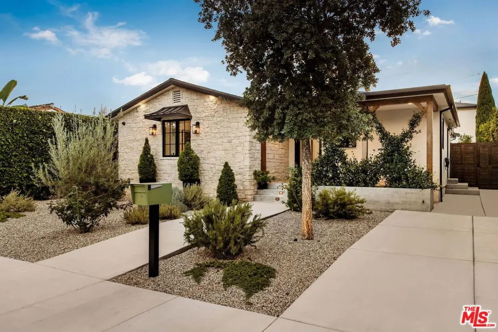 133 La Jolla Avenue Los Angeles, CA 90048