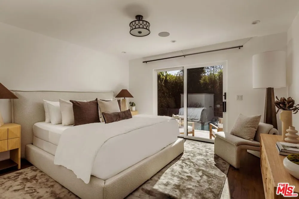 133 La Jolla Avenue Los Angeles, CA 90048