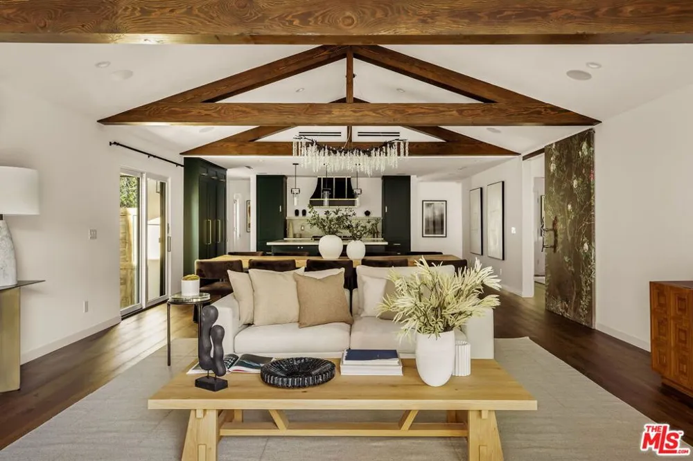 133 La Jolla Avenue Los Angeles, CA 90048
