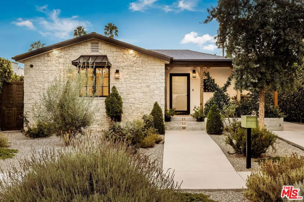 133 La Jolla Avenue Los Angeles, CA 90048
