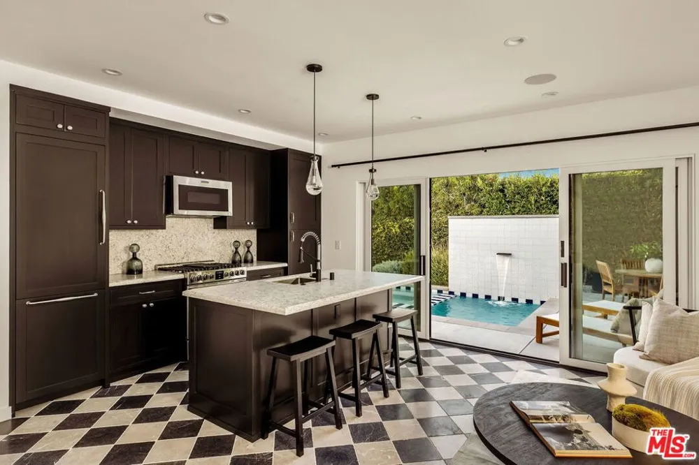 133 La Jolla Avenue Los Angeles, CA 90048
