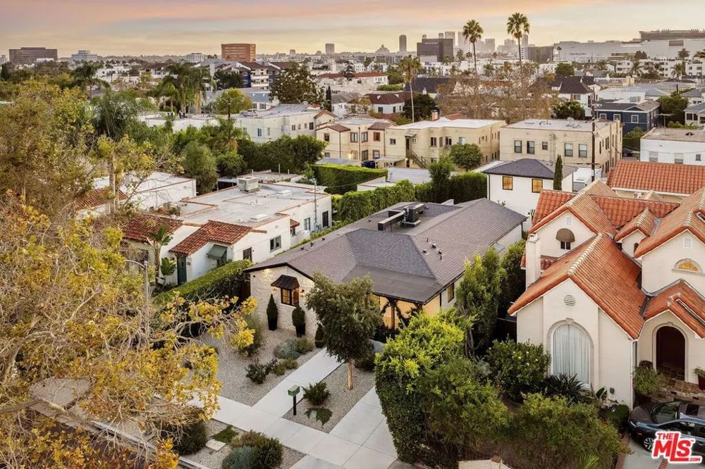 133 La Jolla Avenue Los Angeles, CA 90048