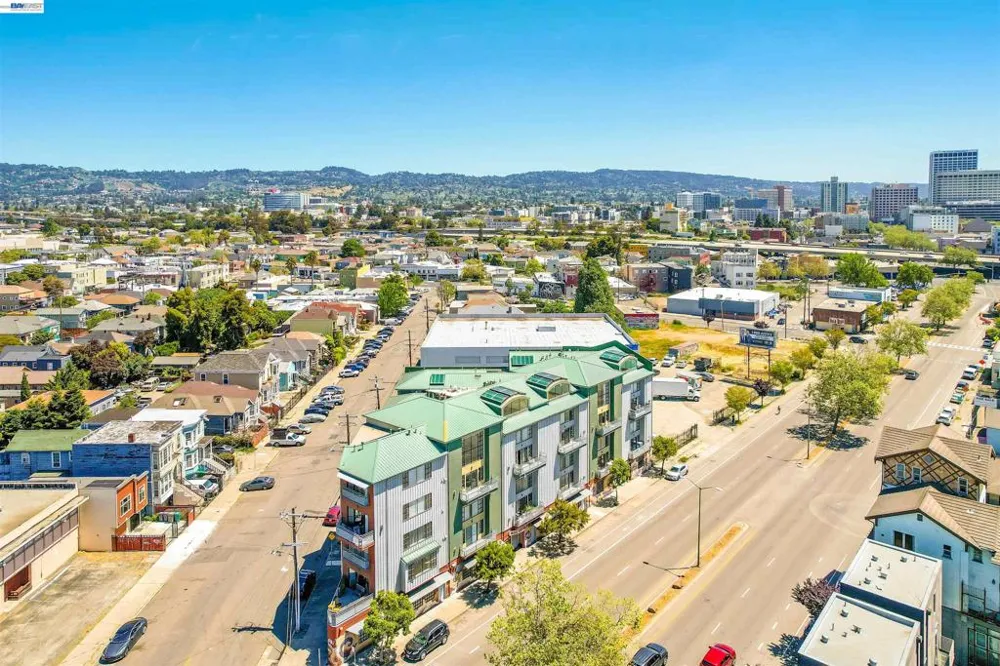 850 W Grand Ave #B Oakland, CA 94607