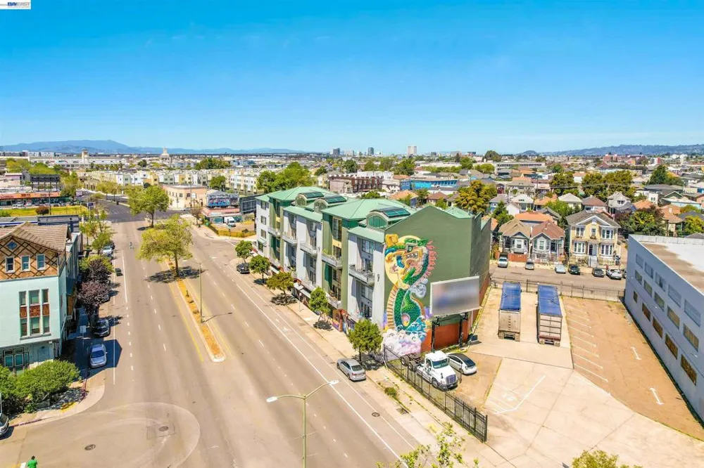 850 W Grand Ave #B Oakland, CA 94607