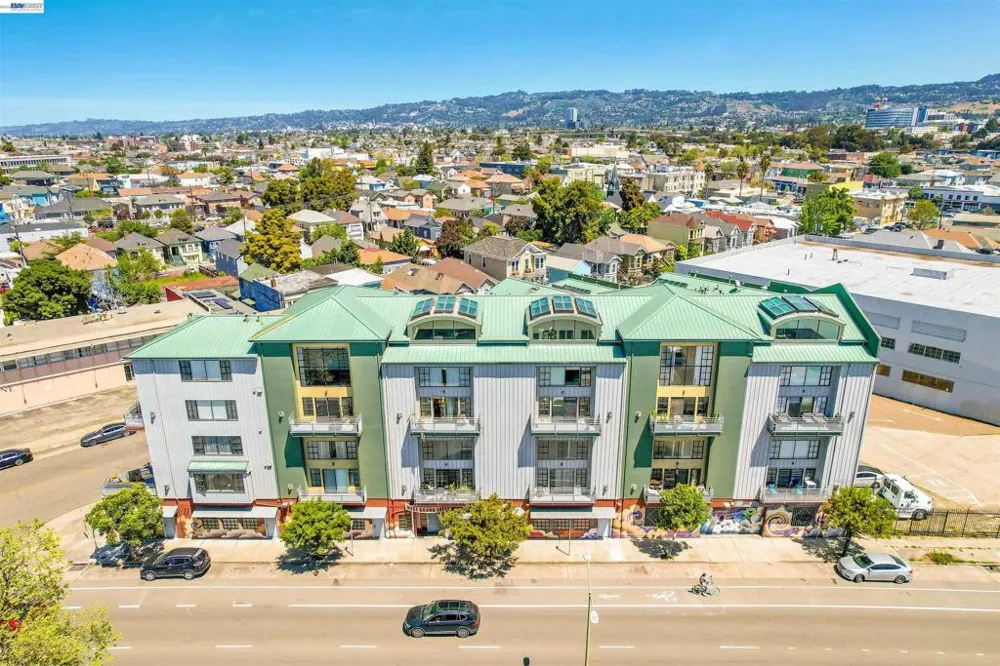 850 W Grand Ave #B Oakland, CA 94607