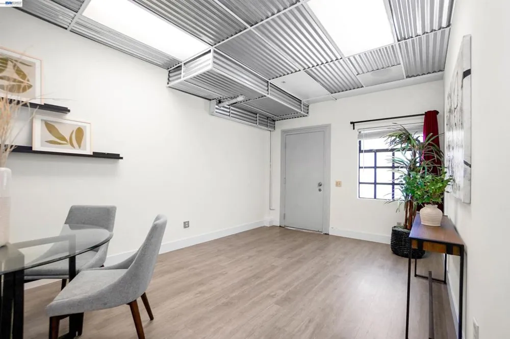 850 W Grand Ave #B Oakland, CA 94607