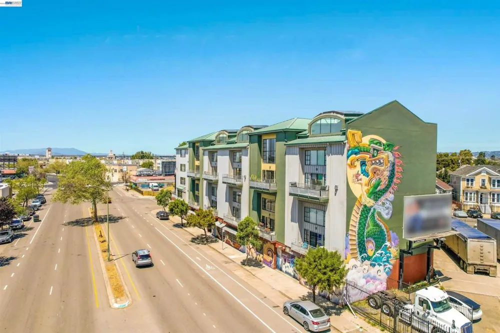 850 W Grand Ave #B Oakland, CA 94607