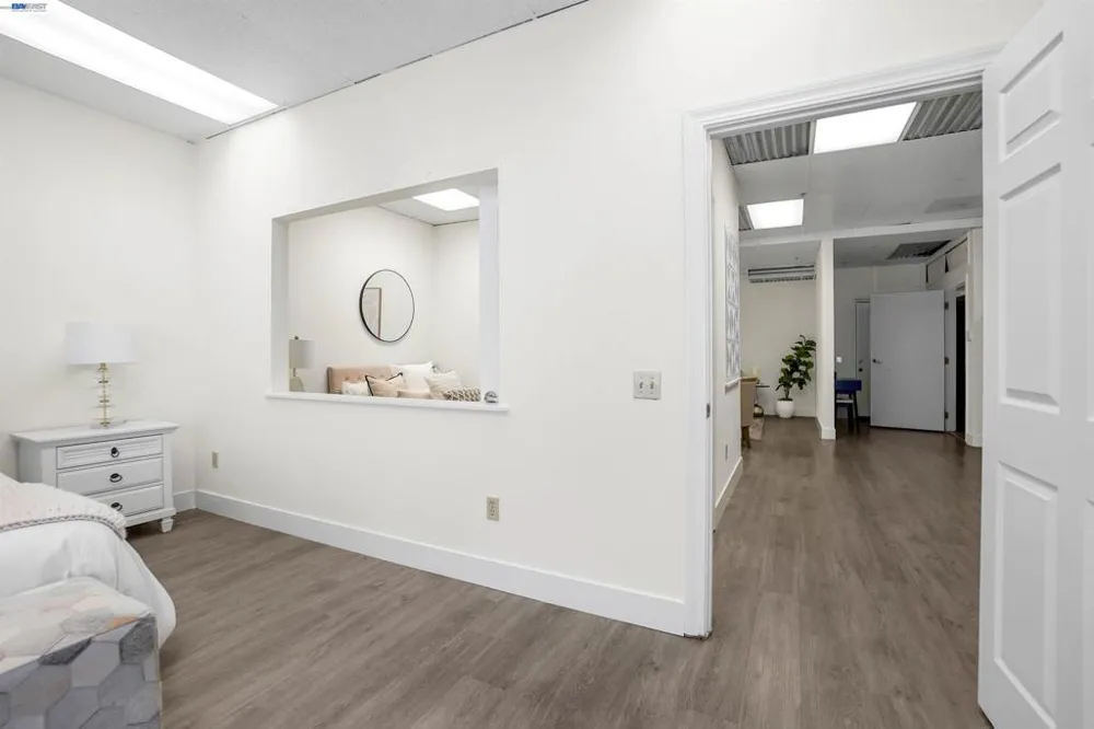 850 W Grand Ave #B Oakland, CA 94607