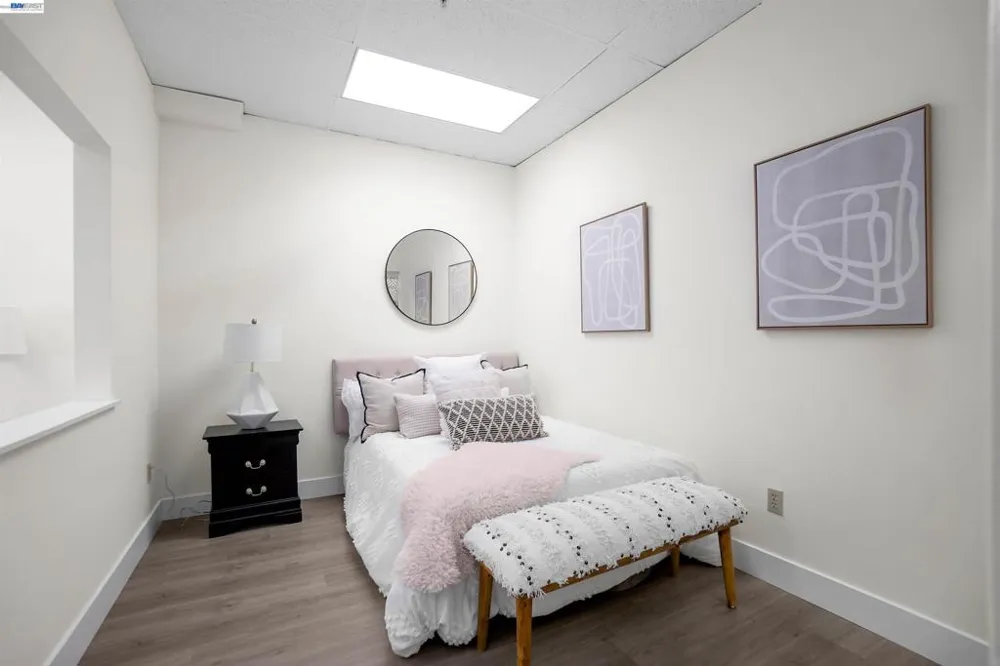 850 W Grand Ave #B Oakland, CA 94607