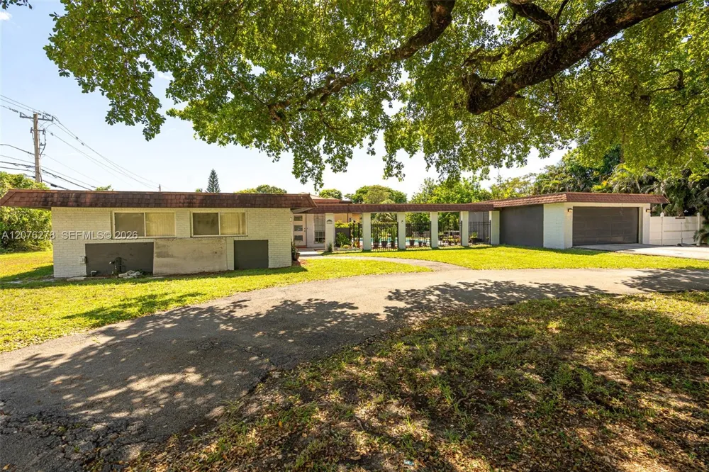 10 SW 46th Ave Plantation, FL 33317