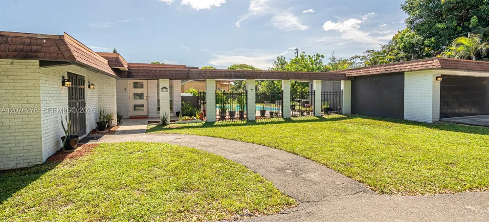 10 SW 46th Ave Plantation, FL 33317