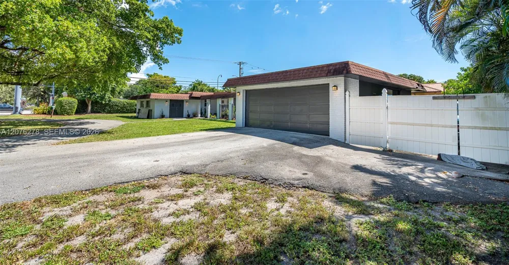 10 SW 46th Ave Plantation, FL 33317