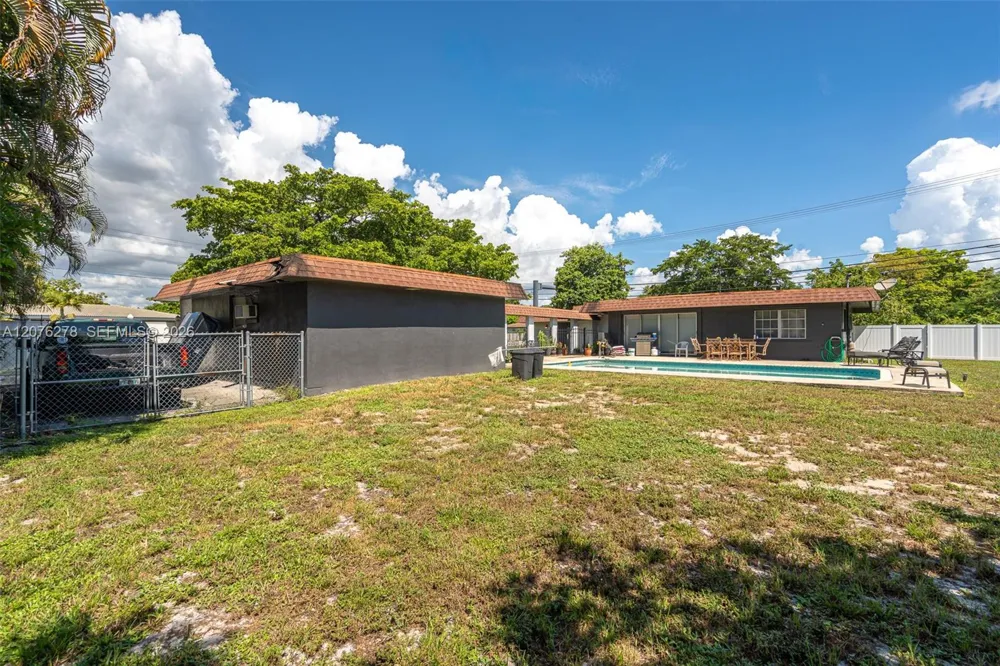 10 SW 46th Ave Plantation, FL 33317