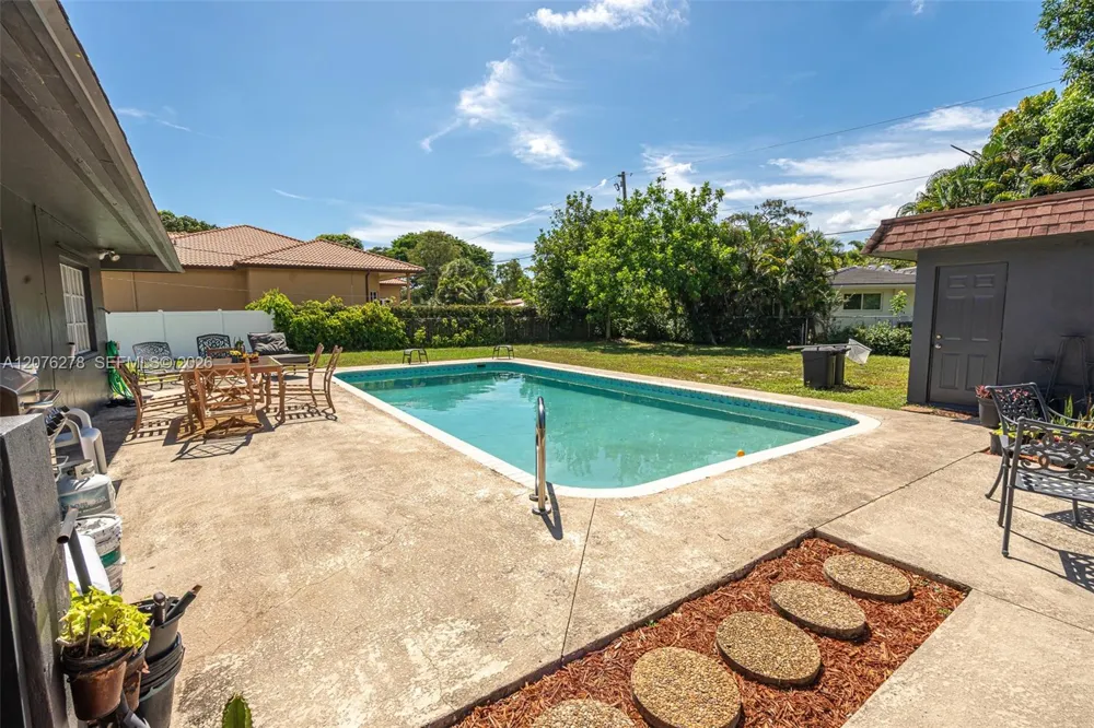 10 SW 46th Ave Plantation, FL 33317
