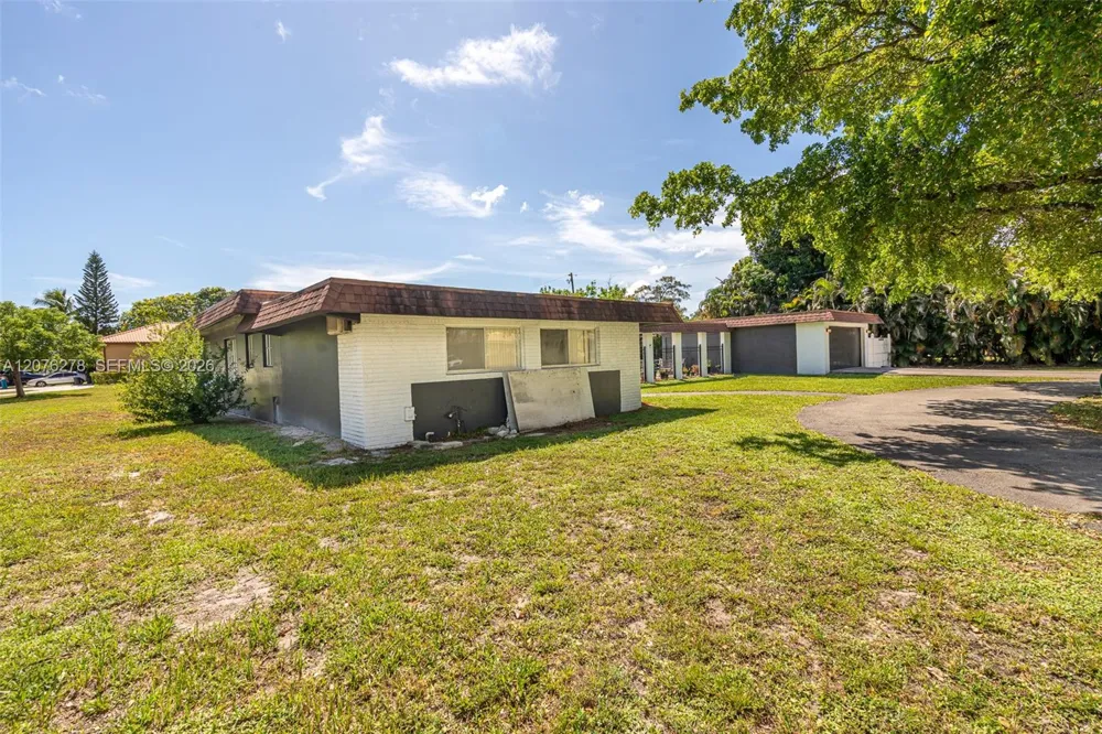 10 SW 46th Ave Plantation, FL 33317