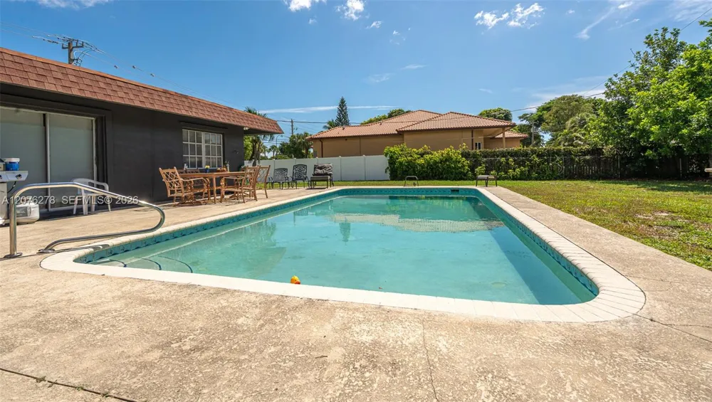 10 SW 46th Ave Plantation, FL 33317