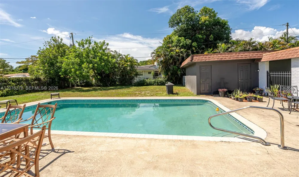 10 SW 46th Ave Plantation, FL 33317