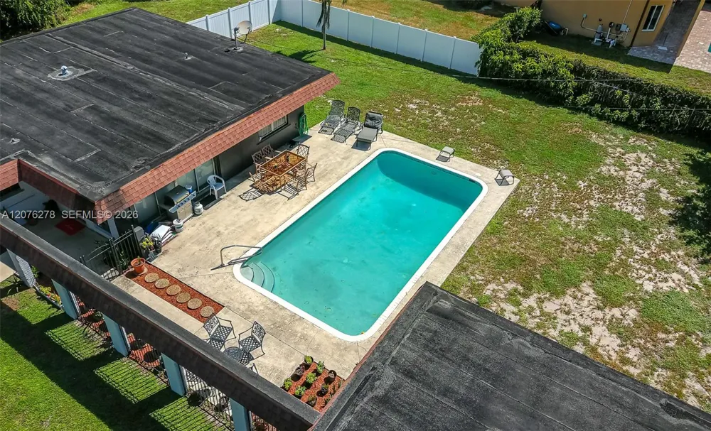 10 SW 46th Ave Plantation, FL 33317