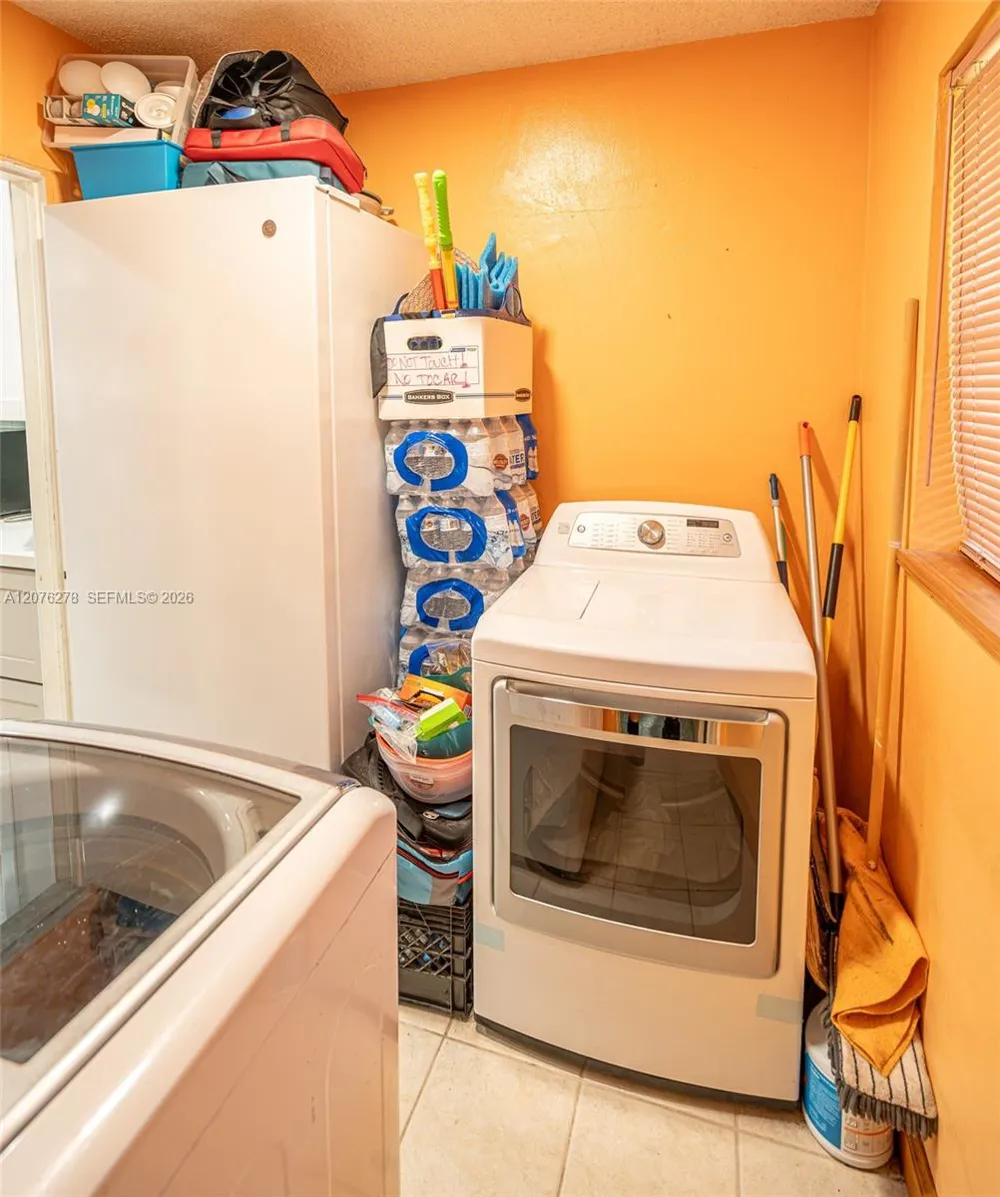 10 SW 46th Ave Plantation, FL 33317