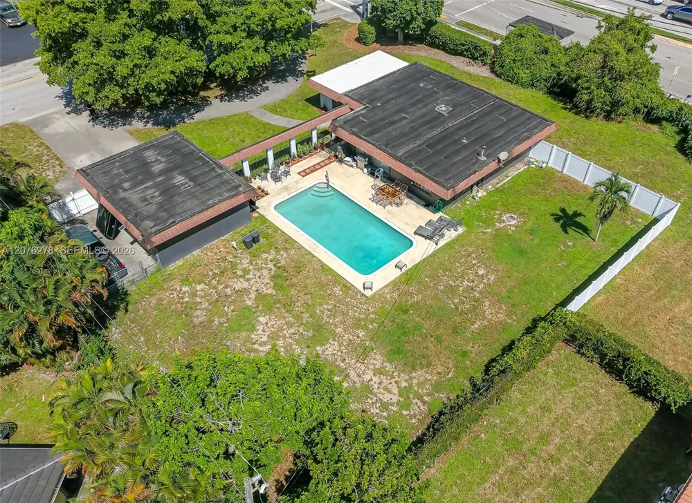 10 SW 46th Ave Plantation, FL 33317