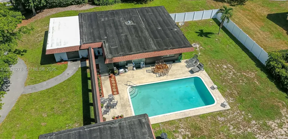 10 SW 46th Ave Plantation, FL 33317