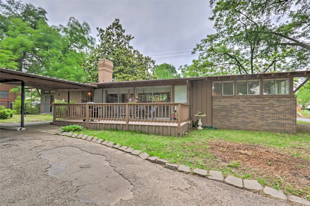 306 E PINE Winnsboro, TX 75494