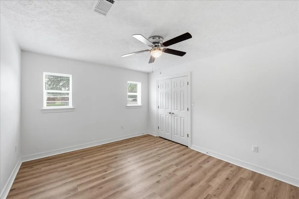 1716 Avenue E Nederland, TX 77627