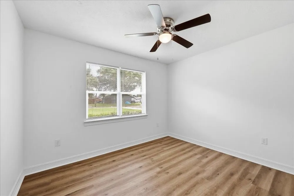 1716 Avenue E Nederland, TX 77627