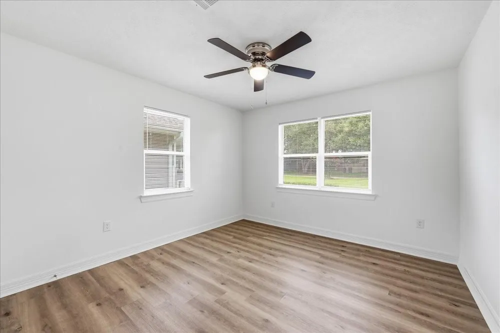 1716 Avenue E Nederland, TX 77627
