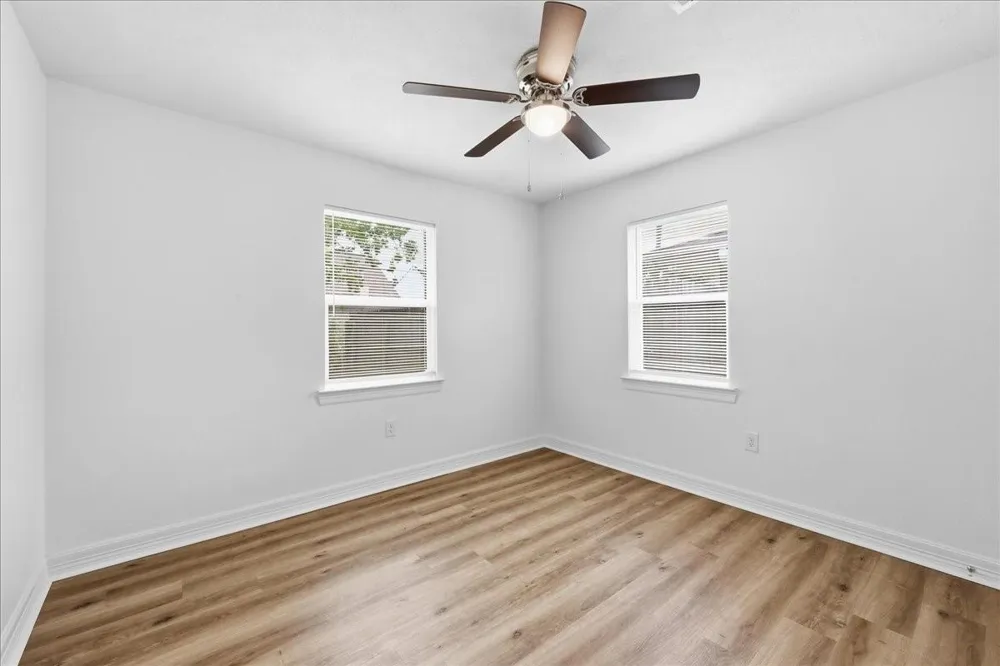 1716 Avenue E Nederland, TX 77627