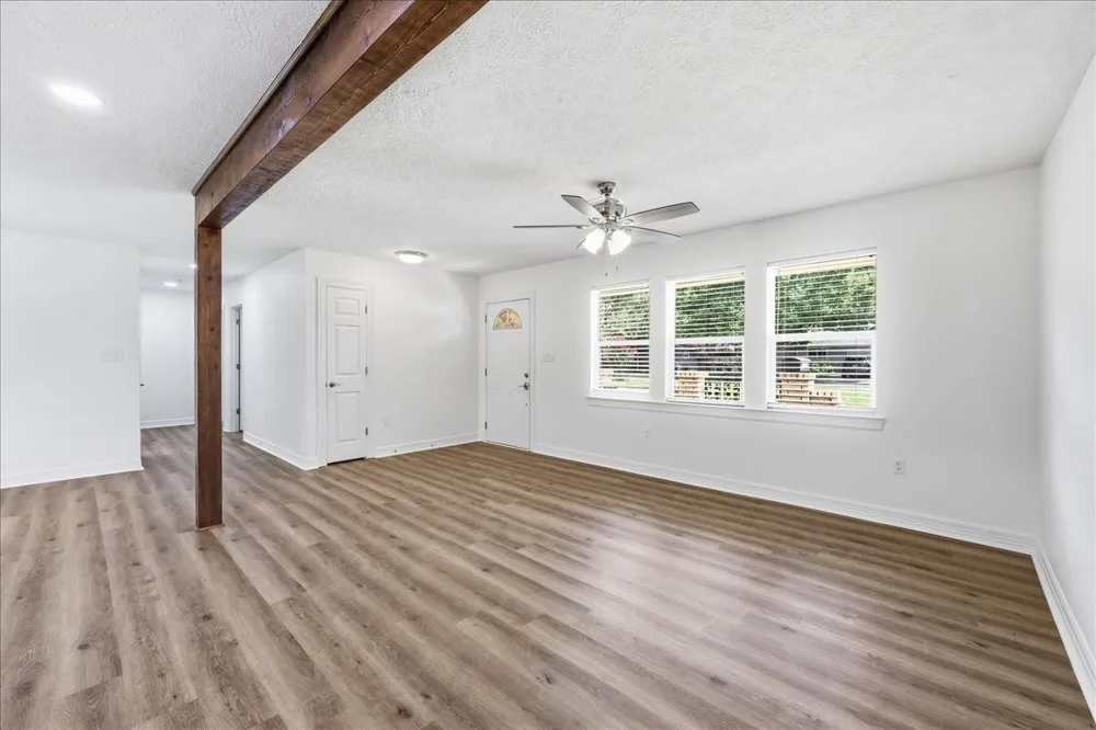 1716 Avenue E Nederland, TX 77627