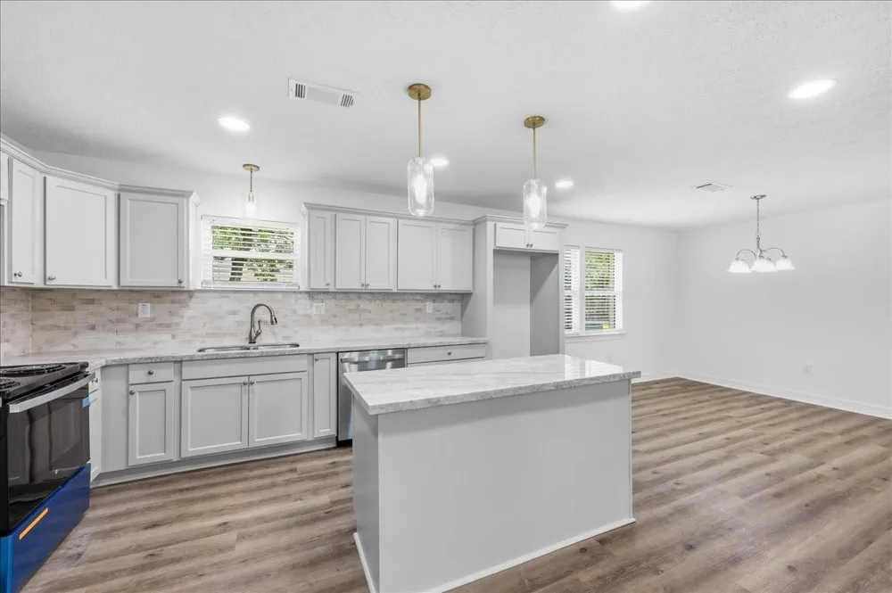1716 Avenue E Nederland, TX 77627