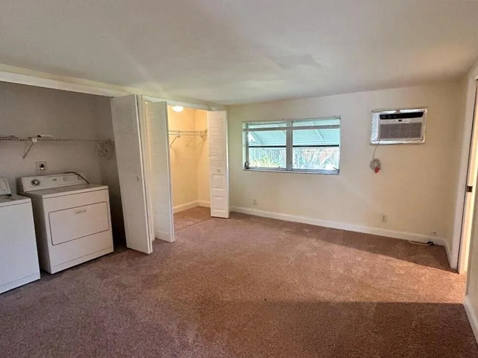5456 NE 1ST AVENUE Oakland Park, FL 33334
