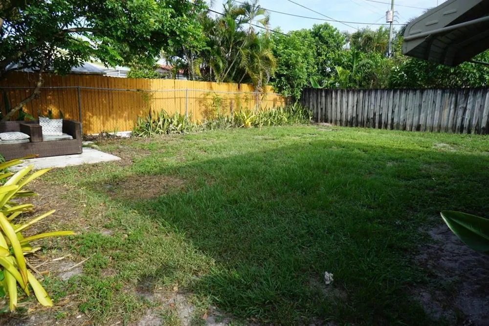 5456 NE 1ST AVENUE Oakland Park, FL 33334