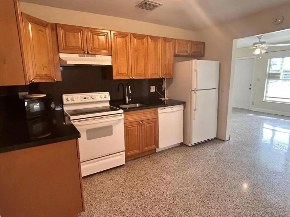 5456 NE 1ST AVENUE Oakland Park, FL 33334