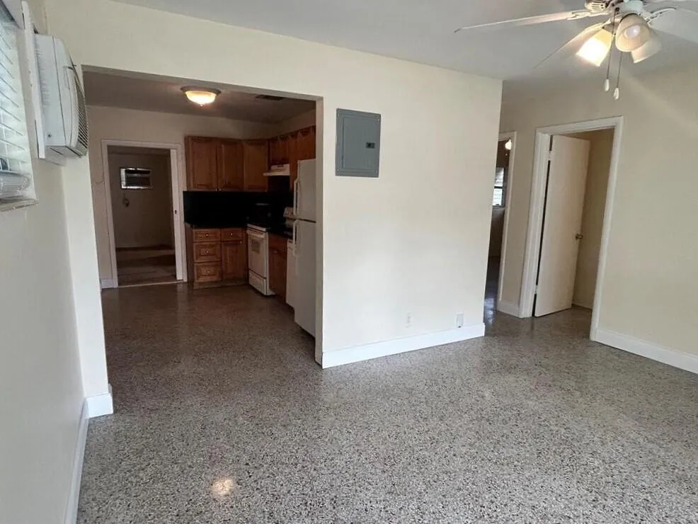 5456 NE 1ST AVENUE Oakland Park, FL 33334