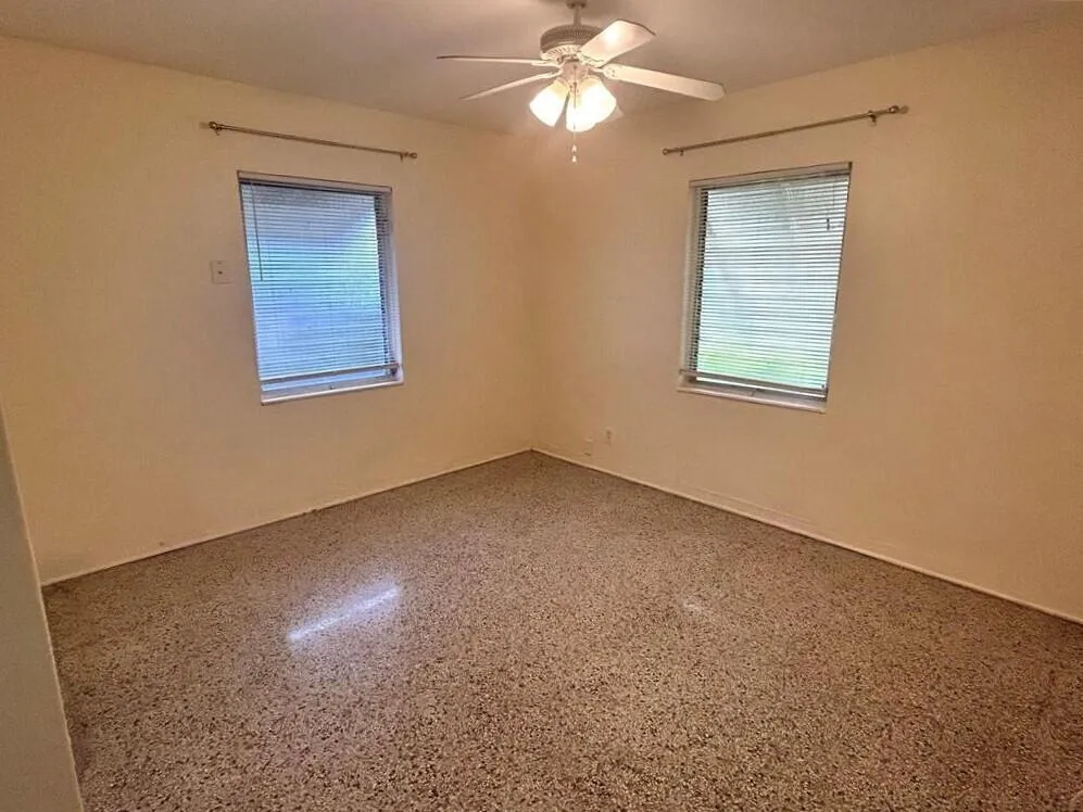 5456 NE 1ST AVENUE Oakland Park, FL 33334