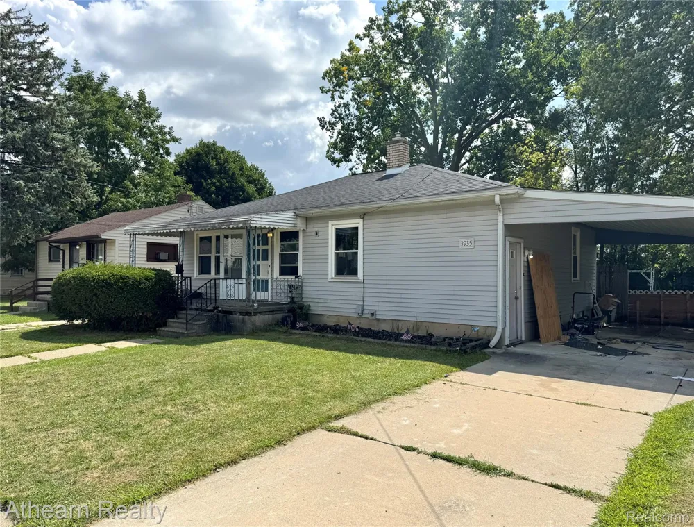 3935 Larchmont Street Flint City, MI 48532
