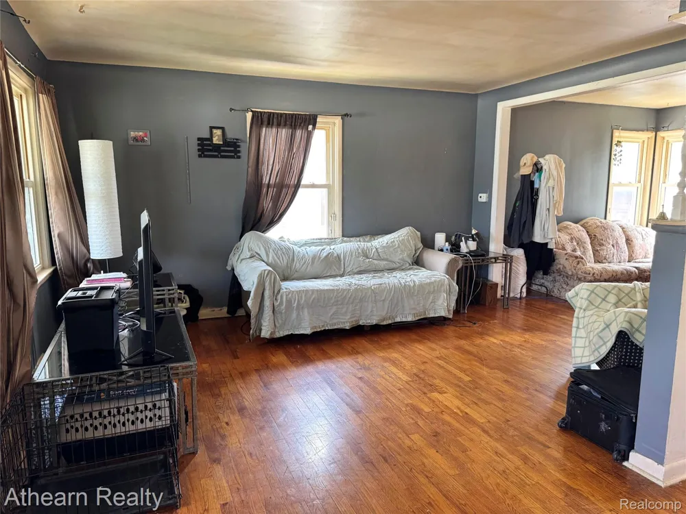 3935 Larchmont Street Flint City, MI 48532