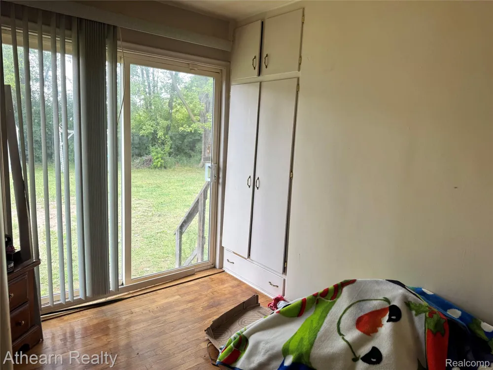 3935 Larchmont Street Flint City, MI 48532