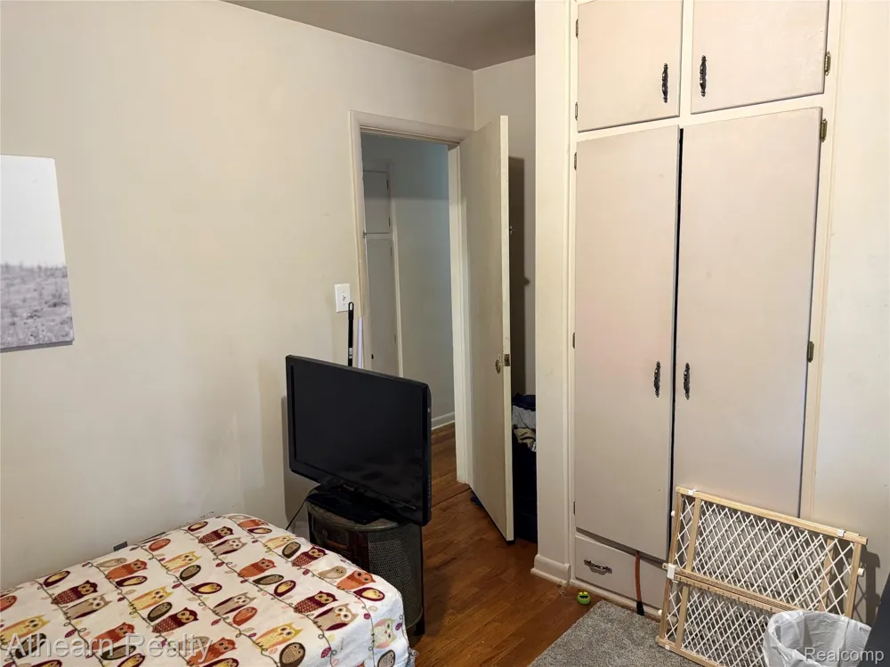 3935 Larchmont Street Flint City, MI 48532