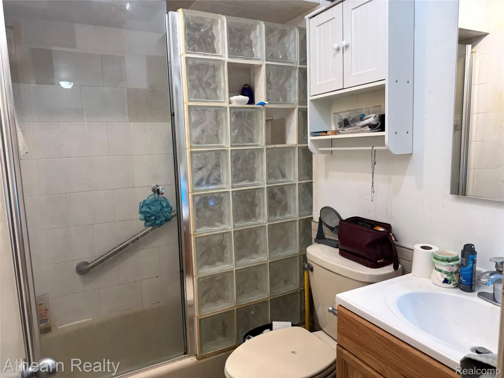 3935 Larchmont Street Flint City, MI 48532
