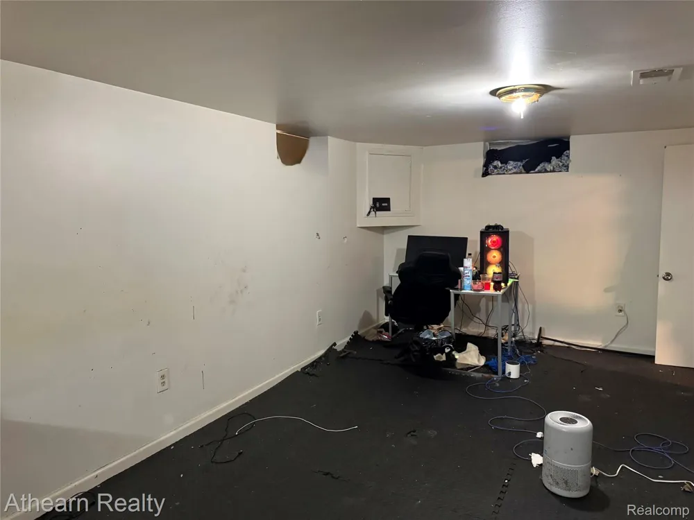 3935 Larchmont Street Flint City, MI 48532